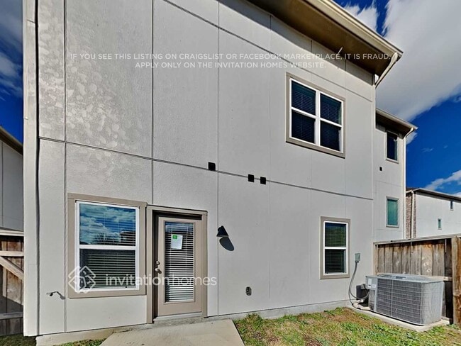 Building Photo - 10530 Executive Lake Dr