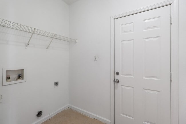 Building Photo - 11517 Acorn Dr