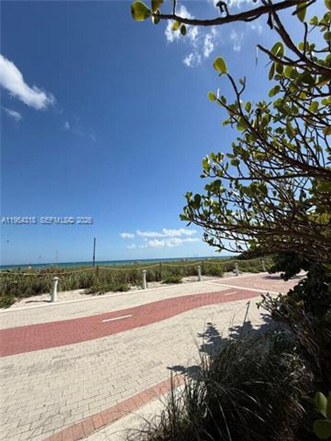 Building Photo - 5055 Collins Ave