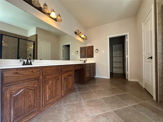 Building Photo - 1437 Tudor Dr