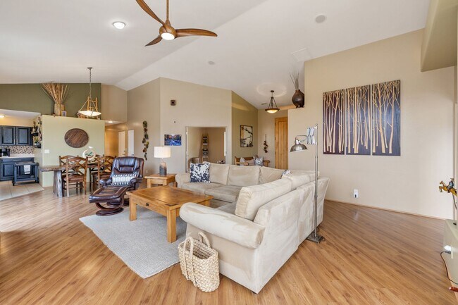 Building Photo - Furnished, 1-Year Long-Term Rental