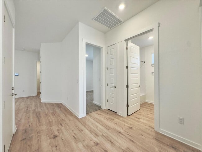 Building Photo - 2109 Gabriels Horn Rd