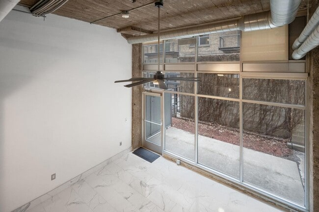Building Photo - 521 S 7th St