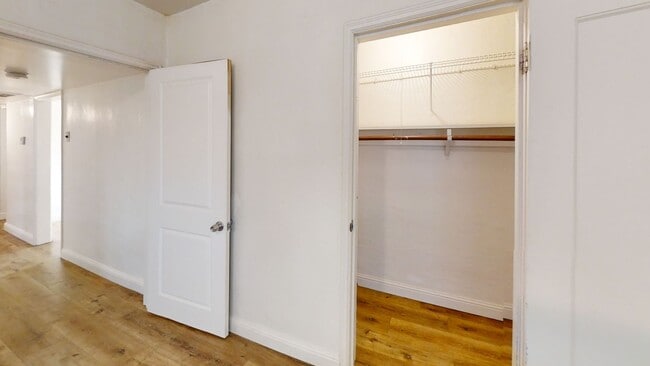 Building Photo - Fresh 3BR/2BA • Pet Friendly • Garage • Mo...