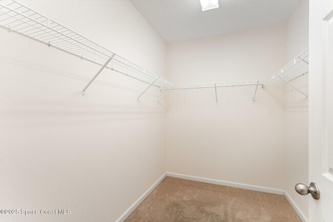 Building Photo - 1695 Litchfield Dr
