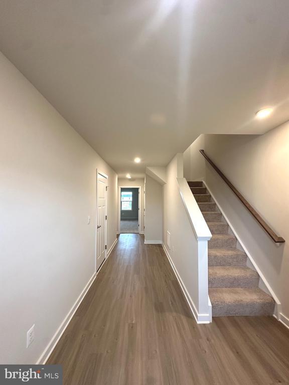 Building Photo - 369 Huntwell W Ave