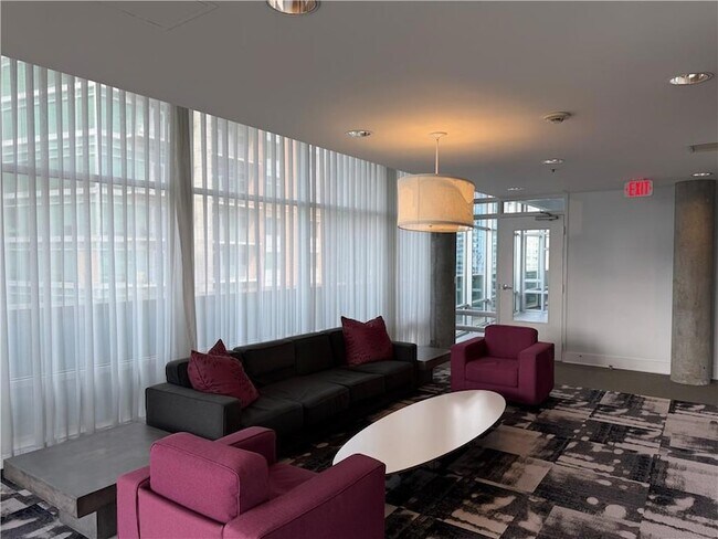 Building Photo - 845 Spring St NW