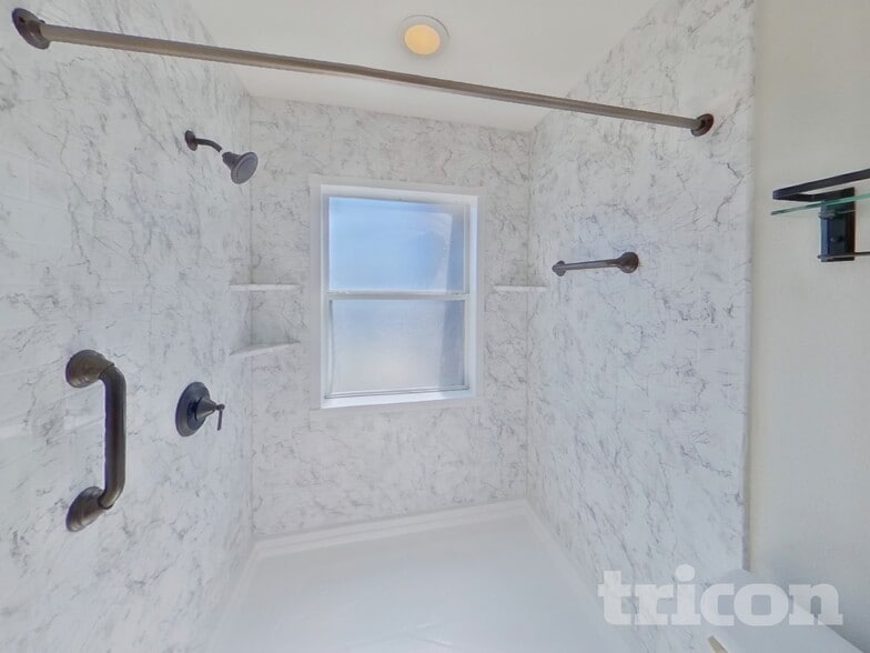 Building Photo - 10109 37th Ct E