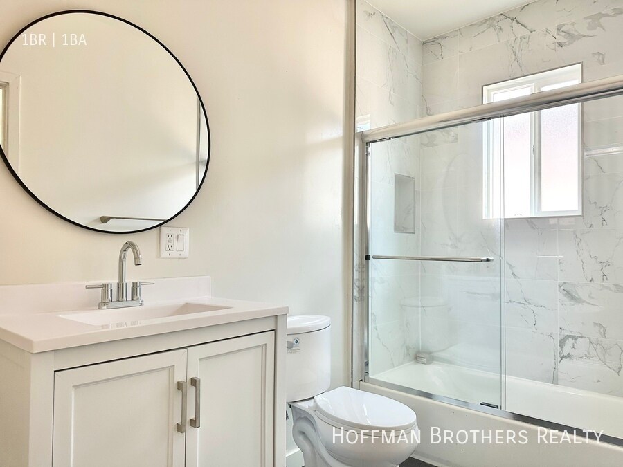 Building Photo - 626 E Arbor Vitae St