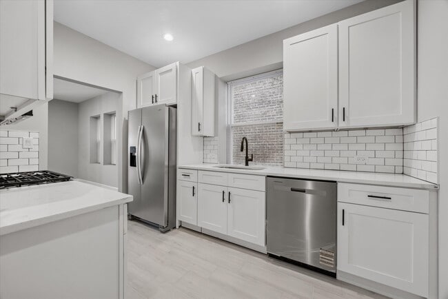 Building Photo - 8018 S Harvard Ave