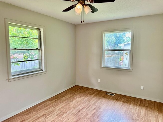 Building Photo - 1915 S 10th St