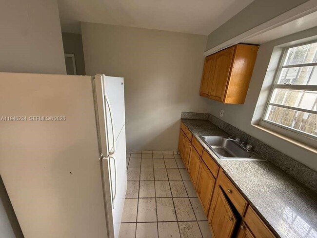 Building Photo - 8201 NW 5th Ct