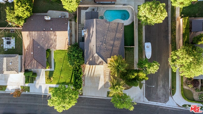 Building Photo - 9200 Wystone Ave