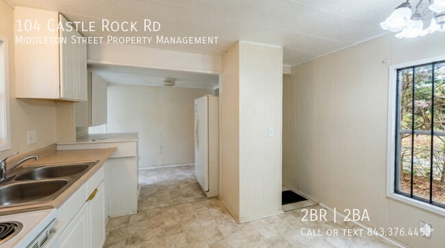 Building Photo - 104 Castle Rock Rd