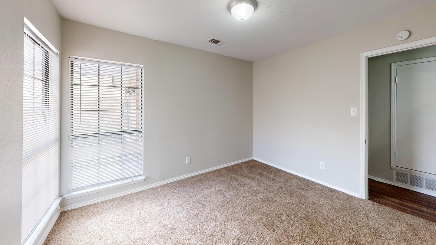 Building Photo - 5510 Heathercrest Dr
