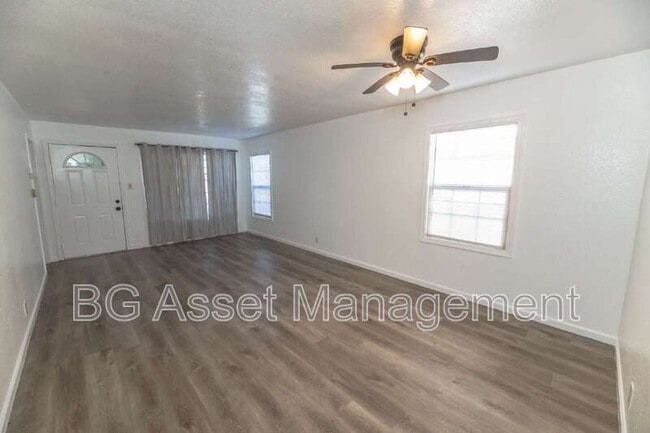 Building Photo - 1428 Monterey St