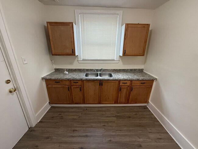 Building Photo - Open House Schedule Mon 9.1.25 @ 12:00pm, ...