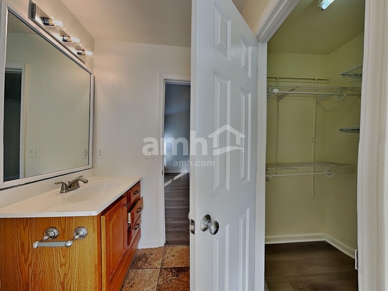 Building Photo - 3709 Pinkham Way