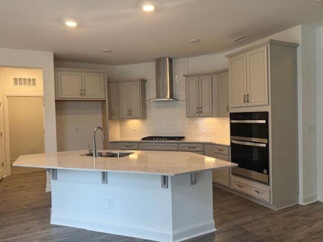 Building Photo - 1705 Pinecliff Ct