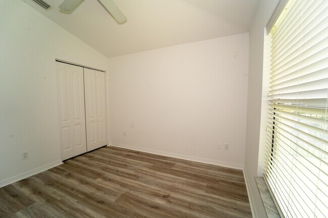 Building Photo - 957 Windward Way