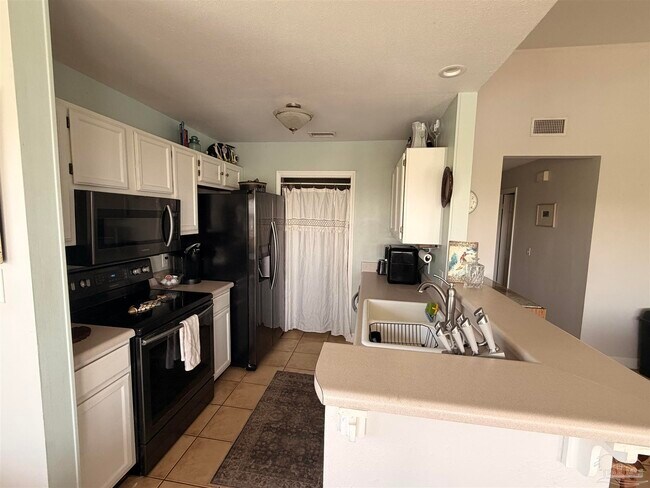 Building Photo - 200 Pensacola Beach Rd