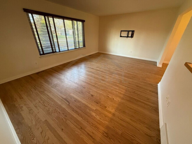 Building Photo - 26264 Greythorne Trail