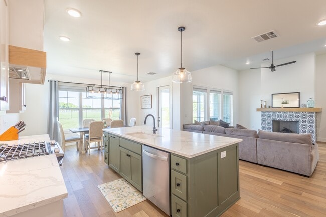 Building Photo - 4324 Cedar Creek Rd