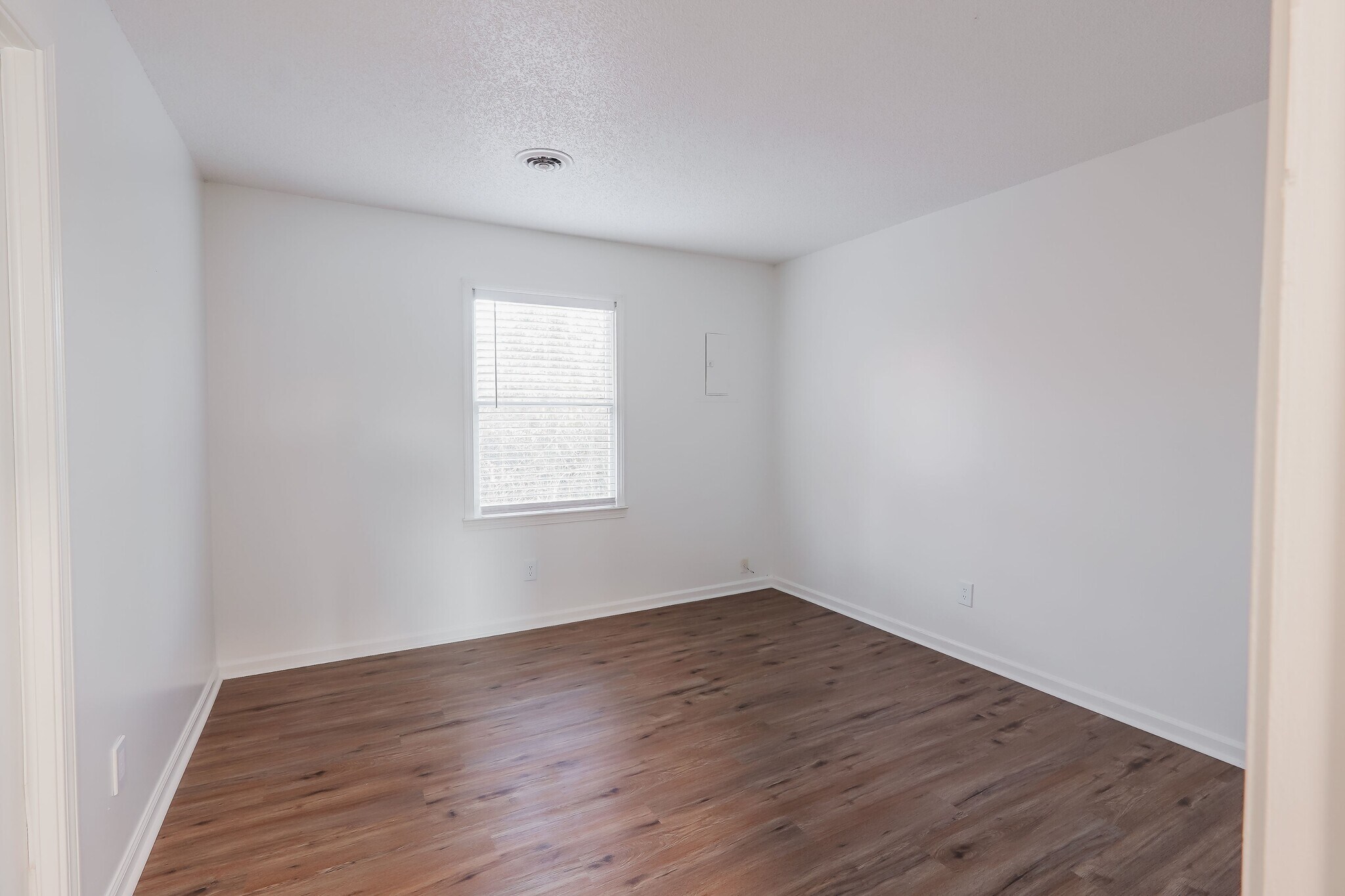 Building Photo - 134-134 Northwood Dr