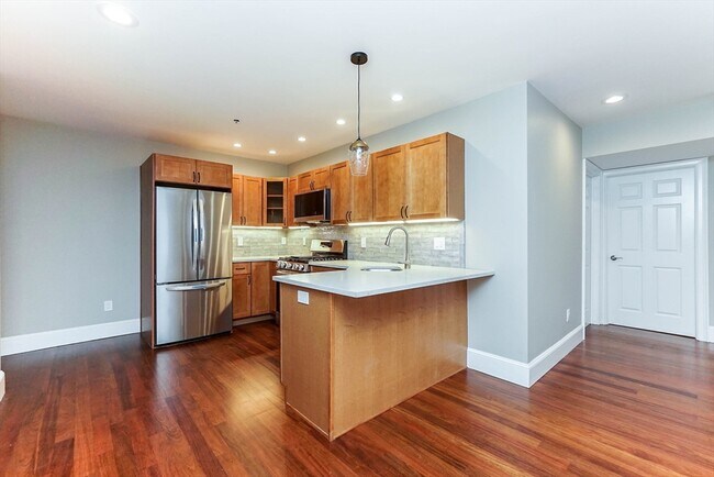 Building Photo - 120 W Seventh St