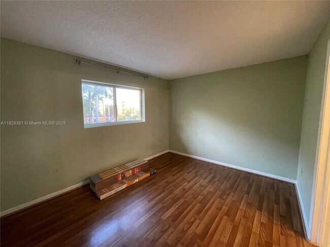 Building Photo - 14970 SW 82nd Ln