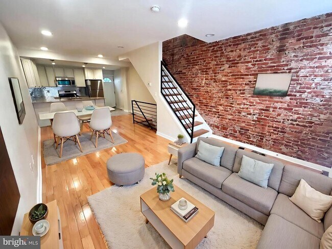 Building Photo - 1269 N Dover St