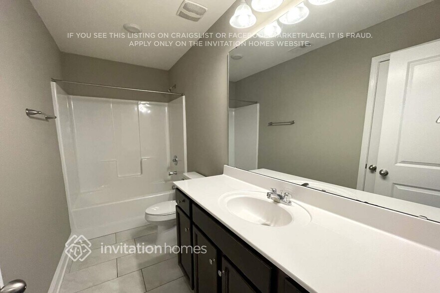 Building Photo - 5415 Roberta Crossing Dr