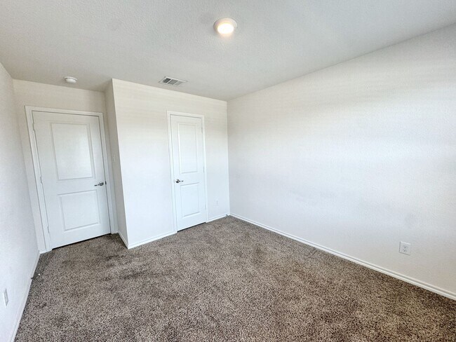 Building Photo - 3/2 in Magnolia Master Planned Community!