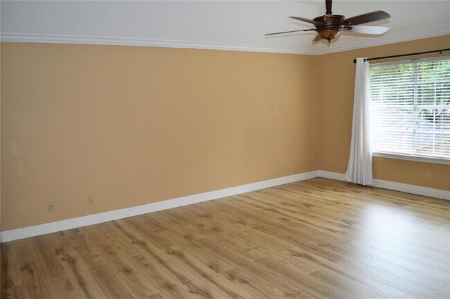 Building Photo - 4111 Rock Springs Dr