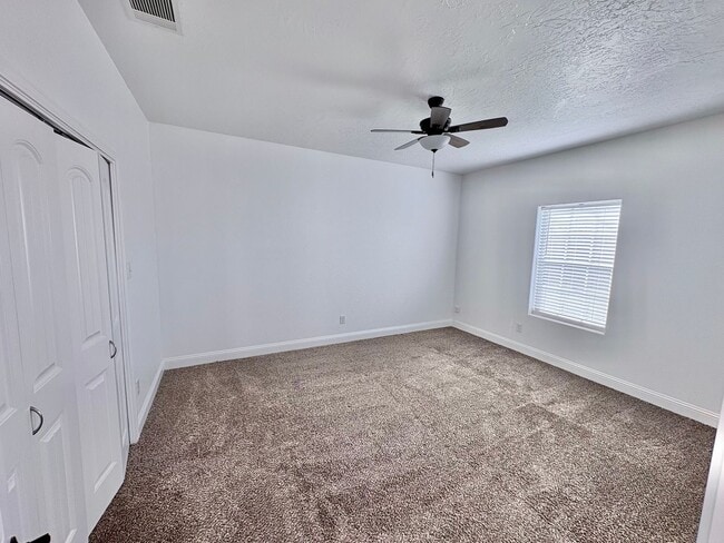 Building Photo - 1207 W Ave P