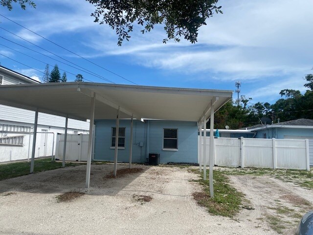 Building Photo - 4809 46th Ave N