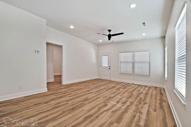 Building Photo - 2 Bed, 2 Bath Patio Homes located in Big Creek Country Club