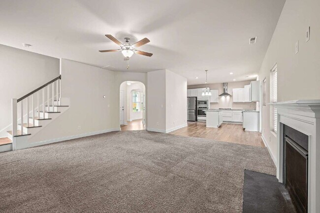 Building Photo - Spacious 4-Bedroom Retreat with 2.5 Baths ...