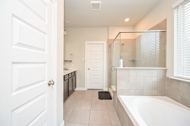 Building Photo - 11430 Cypress Birch Ct