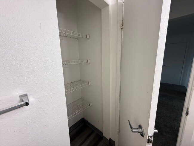 Building Photo - 5016 1st Ave NW