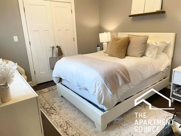 Building Photo - 2732 N Wilton Ave