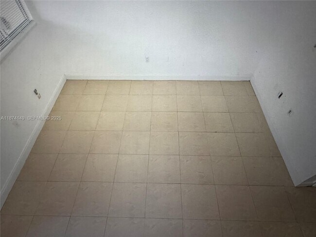 Building Photo - 3984 Crayrich Cir