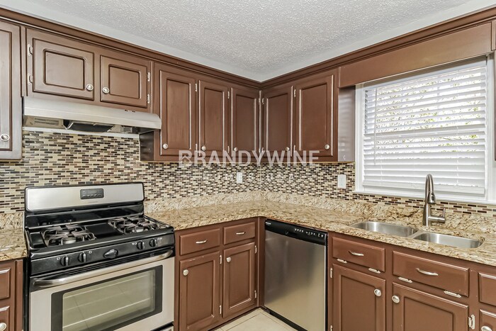 Building Photo - 106 Whitney Ln