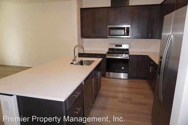 Building Photo - 3 br, 2.5 bath House - 11404 NE 127th Ct