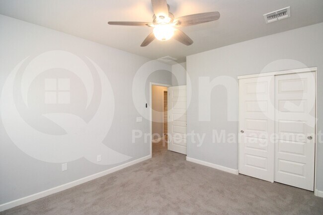 Building Photo - 11561 W Tom Henry Way