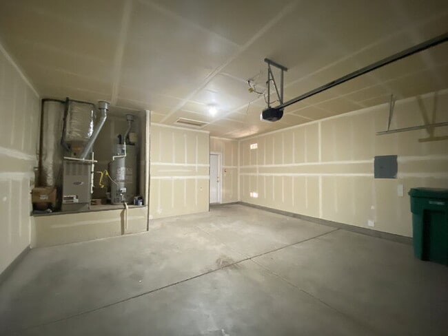 Building Photo - 3 Bedroom/2 Bath in Cabezon Subdivision