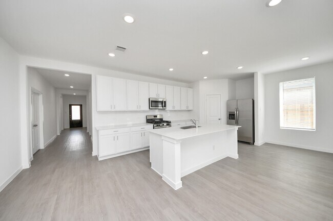 Building Photo - 3029 Avenida Sonoma Dr