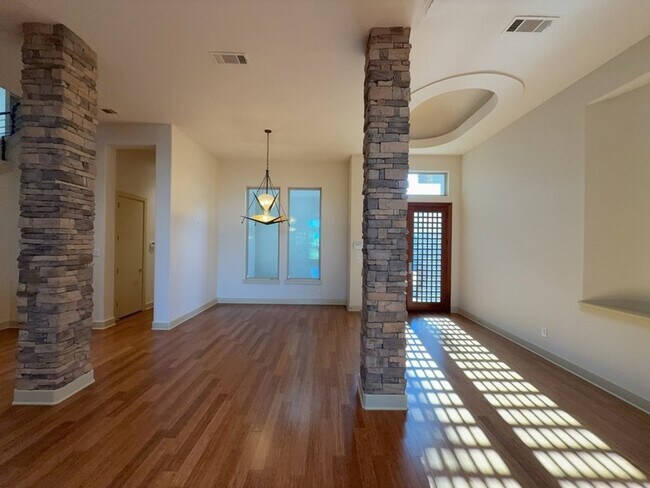 Building Photo - 4459 Lena Ln