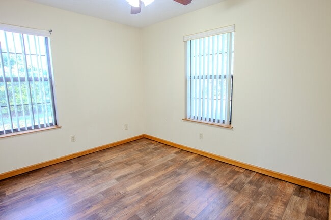 Building Photo - 400 Camellia Ave