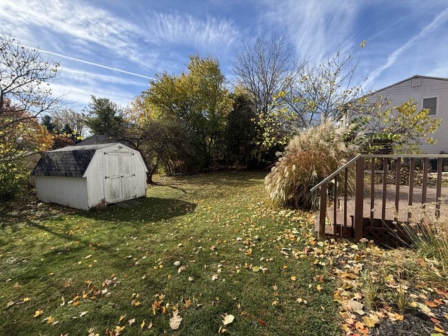 Building Photo - 2447 Roanoke Dr